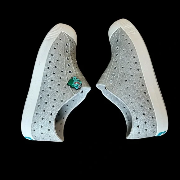 Native Kids Sneakers gray sparkly Jefferson style vented rubber size J2 - Picture 5 of 10